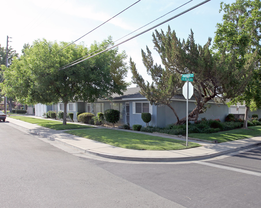 1090 N Villa Ave in Dinuba, CA - Building Photo