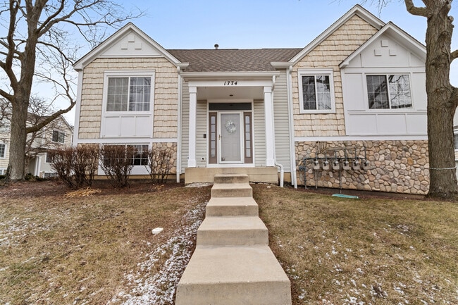 property at 1774 Middlebury Dr