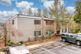 Skyline West in Portland, OR - Foto de edificio - Building Photo