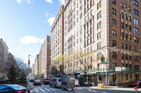 1070 Park Ave in New York, NY - Foto de edificio - Building Photo