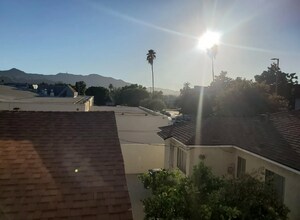 1128 Raymond Ave in Glendale, CA - Foto de edificio - Building Photo