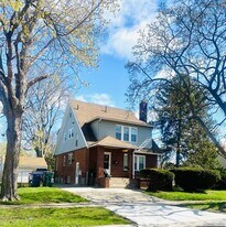 2084 Markese Ave in Lincoln Park, MI - Building Photo