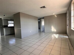 3215 Bright Dr in Holiday, FL - Building Photo - Building Photo