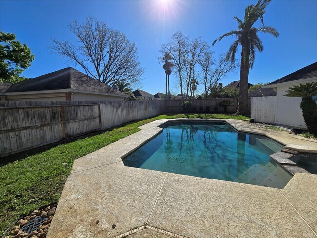 1742 Crescent Green Dr in Houston, TX - Building Photo - Building Photo