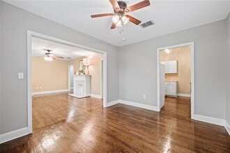 1809 W 39th St in Austin, TX - Building Photo - Building Photo
