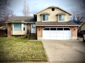 2774 N 1650 E in Layton, UT - Building Photo