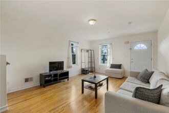 509 Grade St in Mamaroneck, NY - Building Photo - Building Photo