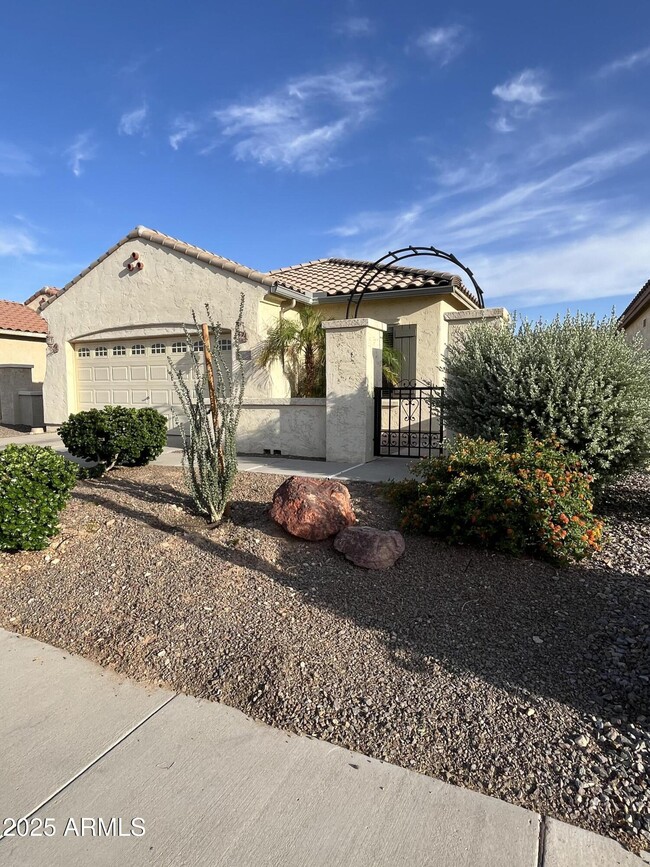 26087 W Tonto Ln in Buckeye, AZ - Building Photo - Building Photo