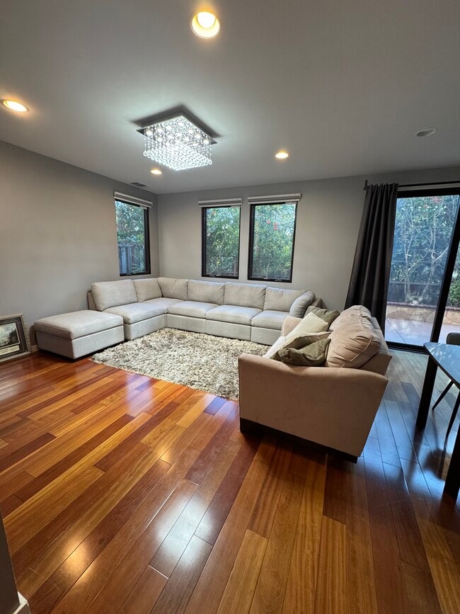 3192 Fallen Leaf St in Palo Alto, CA - Building Photo - Building Photo