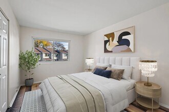 1039 Sussex Dr in Northbrook, IL - Building Photo - Building Photo