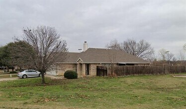 845 Claycourt Cir in Fort Worth, TX - Building Photo - Building Photo