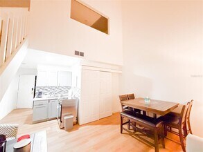 10246 Turkey Lake Rd in Orlando, FL - Building Photo - Building Photo