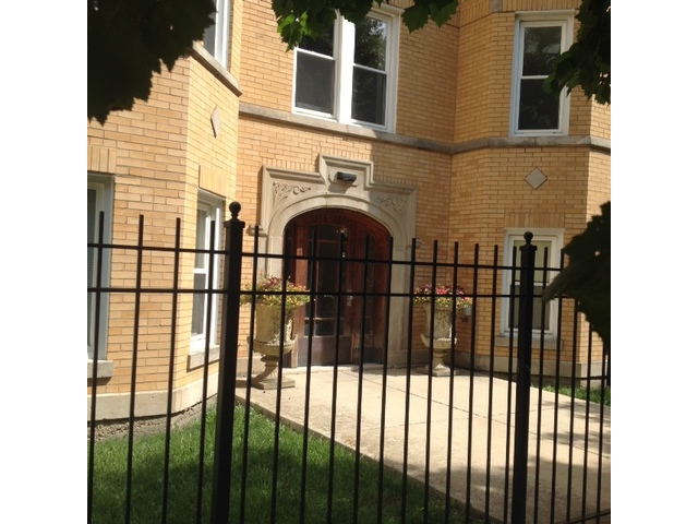 2858 W Shakespeare Ave, Unit 1W