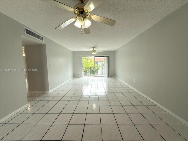 805 W Oakland Park Blvd in Oakland Park, FL - Building Photo - Building Photo