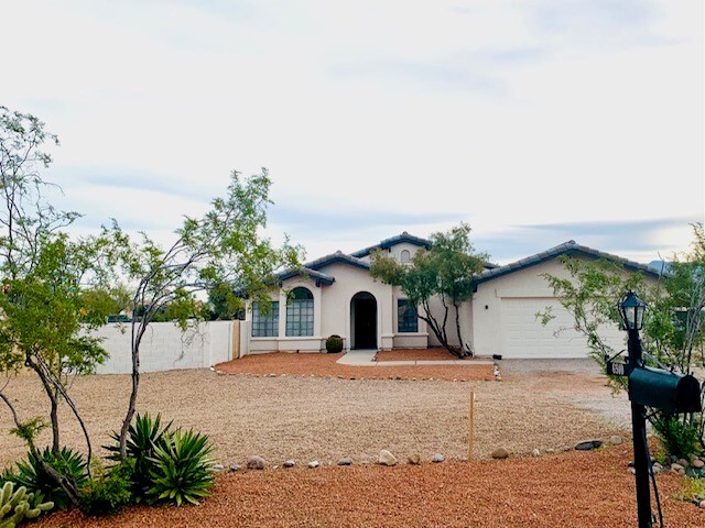 6910 W Chervil Pl in Tucson, AZ - Building Photo