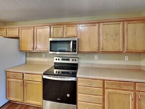 7513 Easterly Ln, Unit a in Memphis, TN - Building Photo - Building Photo