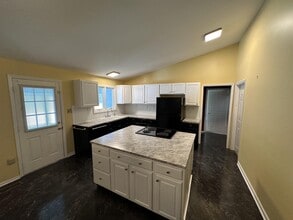 405 W Main St in Danville, VA - Building Photo - Building Photo