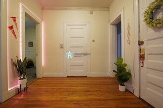 72 Gardner St, Unit D1 in Boston, MA - Foto de edificio - Building Photo