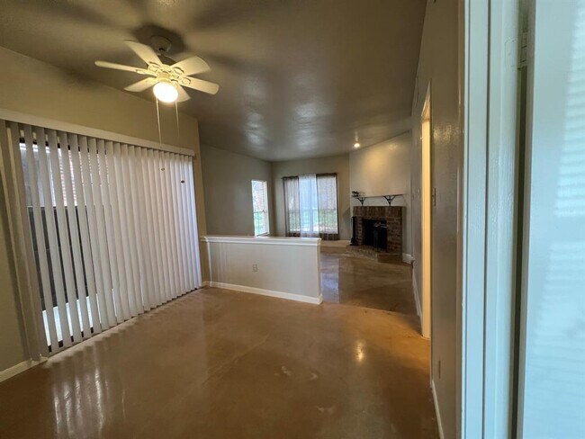 3130 Walnut Bend Ln photo'