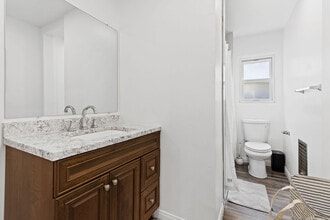 512 W Juniper St in San Diego, CA - Foto de edificio - Building Photo