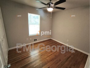 819 Forrest Cir SE in Atlanta, GA - Building Photo - Building Photo