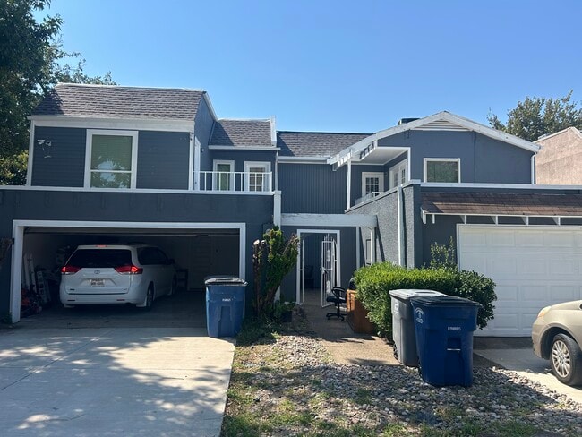 property at 10528 Las Brisas Dr