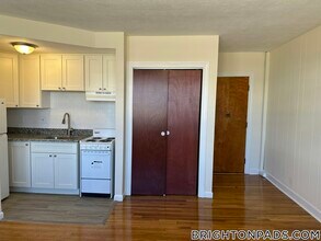 168 N Beacon St, Unit 21 in Boston, MA - Building Photo - Building Photo