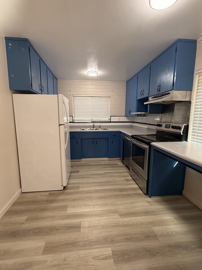 property at 1332 Thompson Ave