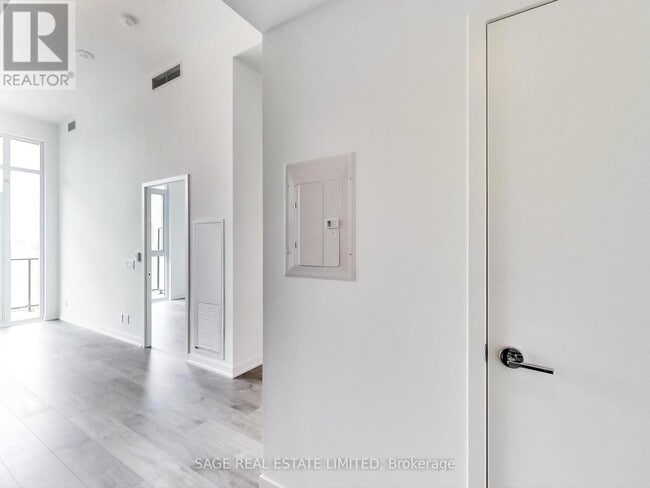 property at 285-285 Dufferin St