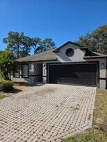 5626 Andrea St in Titusville, FL - Building Photo