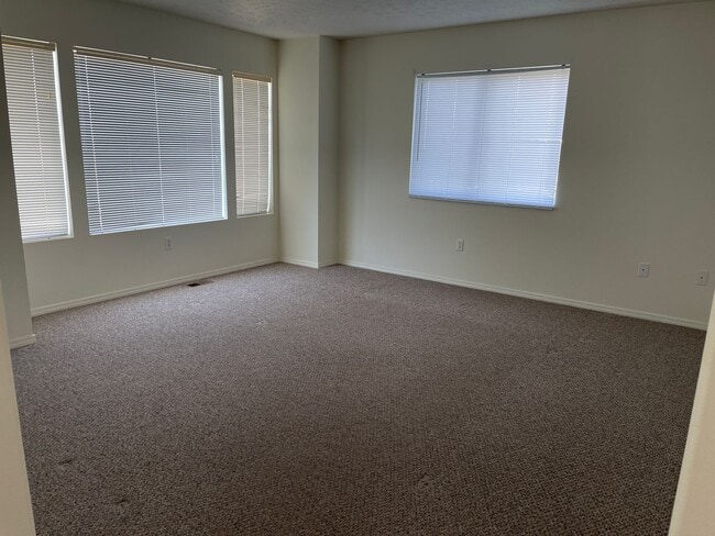 2430 NW Granite Ct in Pullman, WA - Building Photo - Building Photo