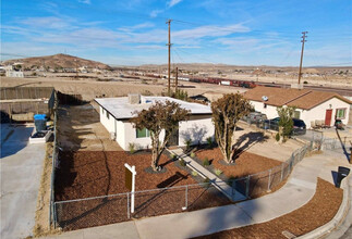 330 N Muriel Dr in Barstow, CA - Building Photo - Building Photo