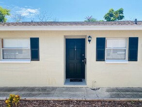 Hudson Commons in St. Petersburg, FL - Building Photo - Building Photo