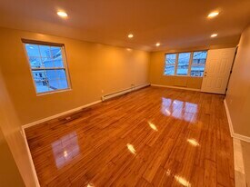 167-05-102 Hillside Ave. in Jamaica, NY - Building Photo