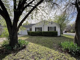 1726 N Ricketts St in Sherman, TX - Building Photo