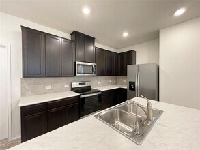 168 Crimson Ln in Kyle, TX - Building Photo - Building Photo