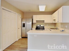 1716 Beacon Valley Dr in Raleigh, NC - Foto de edificio - Building Photo