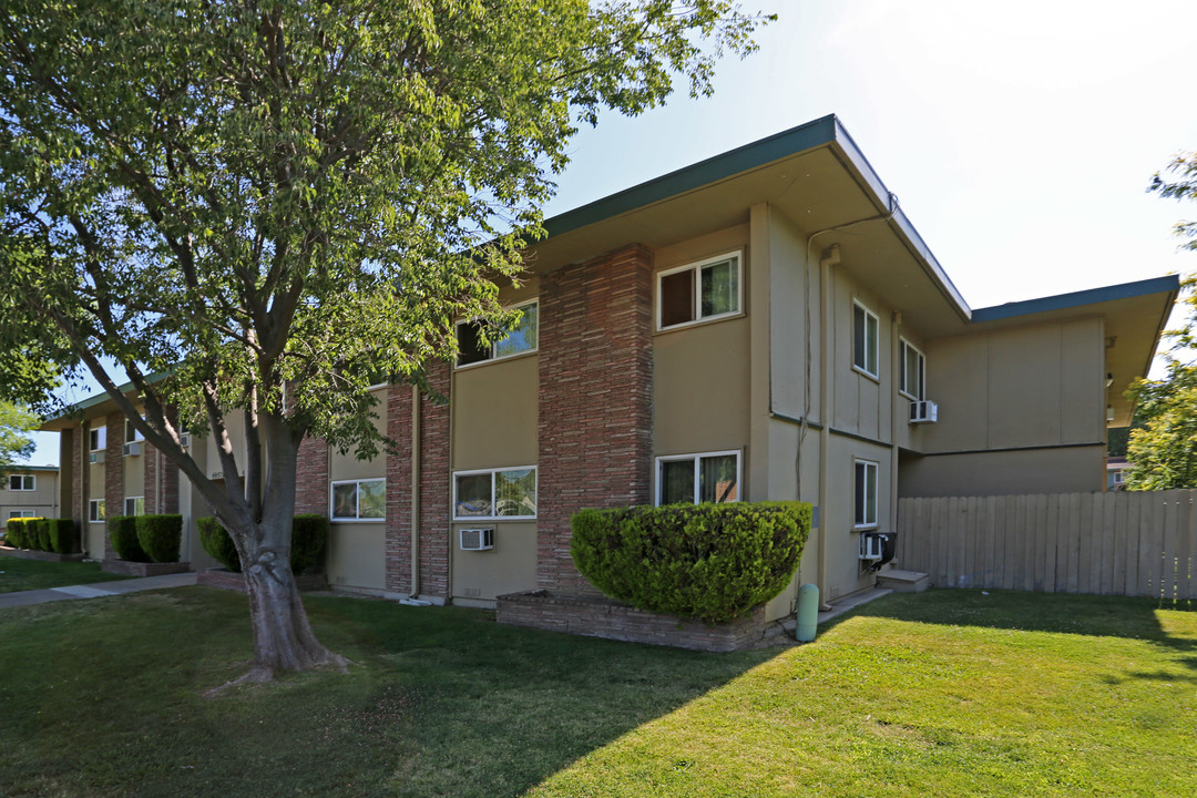 Florin Gardens Apartments Cooperative in Sacramento, CA - Foto de edificio