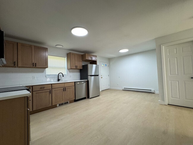 62 Chestnut St in Danbury, CT - Building Photo - Building Photo