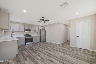 329 N 12th St in Phoenix, AZ - Building Photo - Building Photo