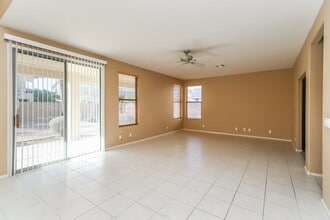 9435 E Lompoc Ave in Mesa, AZ - Foto de edificio - Building Photo