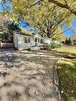 635 Valley Brook Rd in Scottdale, GA - Building Photo