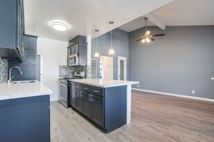 6633 Crenshaw Blvd in Los Angeles, CA - Building Photo