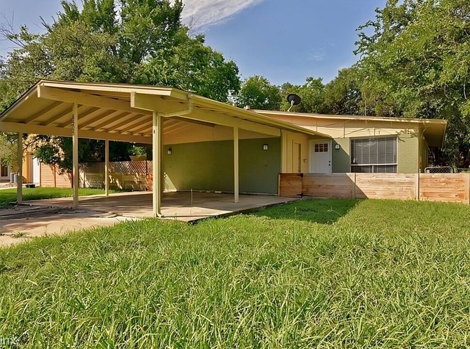 6505 Arnold Dr in Austin, TX - Building Photo