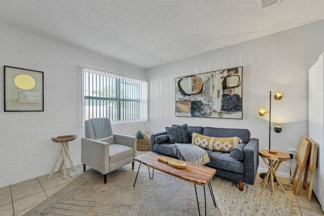 302 Santa Rosa Blvd in Fort Walton Beach, FL - Building Photo - Building Photo