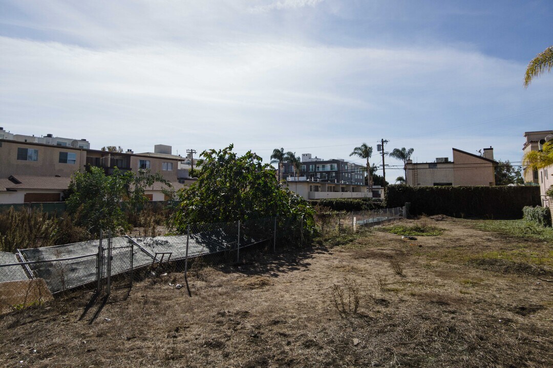 1721-1723 S Colby Ave in Los Angeles, CA - Building Photo