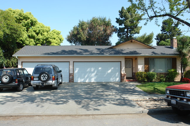 3047 Van Sansul Ave in San Jose, CA - Foto de edificio - Building Photo