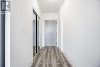 3220 Sheppard Ave E in Toronto, ON - Building Photo - Building Photo