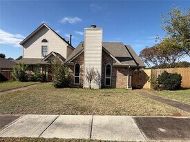 2828 Springhaven Ct in Bedford, TX - Building Photo