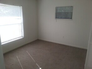 356 Montgomery Ct in Kissimmee, FL - Building Photo - Building Photo